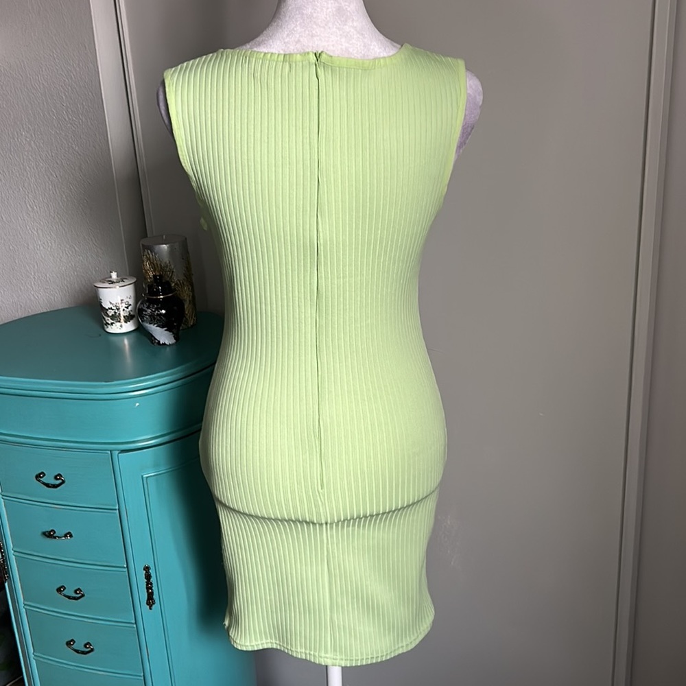 Forever 21 Sleeveless Ribbed Bodycon Mini Dress with caged Deep V-Neckline - Picture 4 of 7